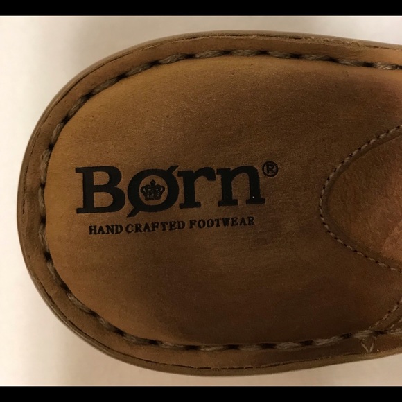 Born: Tan, Braided Straps, Leaf Pattern On Sides, Size 8 M - Picture 8 of 9